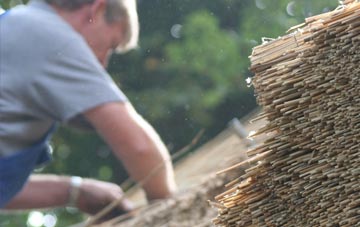 professional Rhyd Y Sarn thatchers